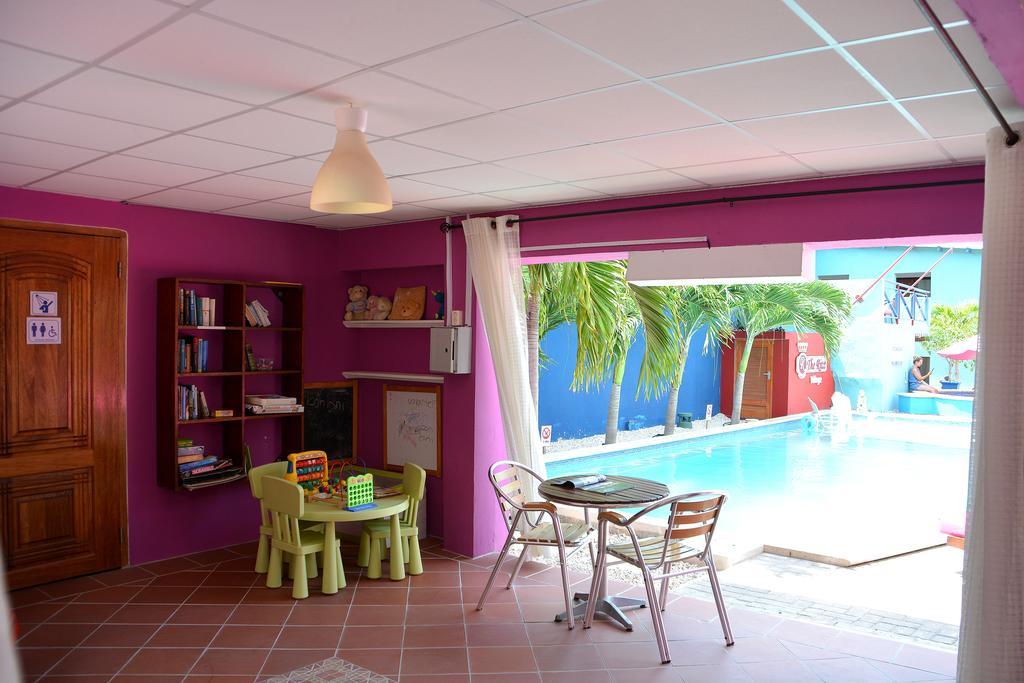 The Ritz Hostel Willemstad Extérieur photo