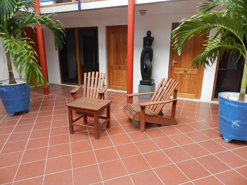 The Ritz Hostel Willemstad Extérieur photo