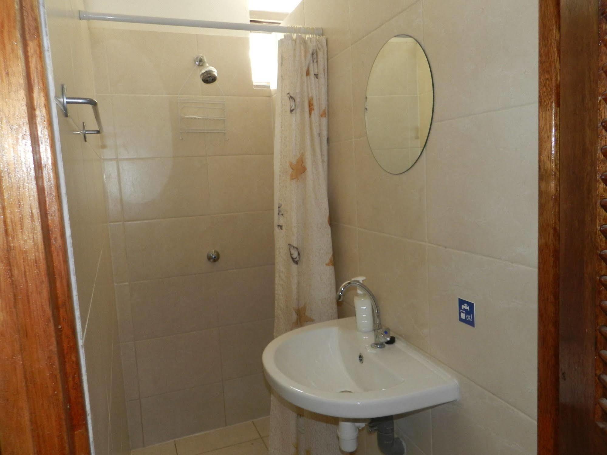 The Ritz Hostel Willemstad Extérieur photo