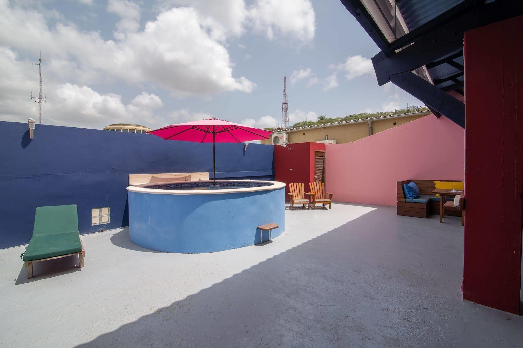 The Ritz Hostel Willemstad Extérieur photo